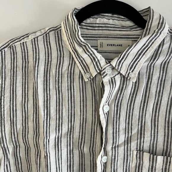 Everlane medium button down - Picture 2 of 3